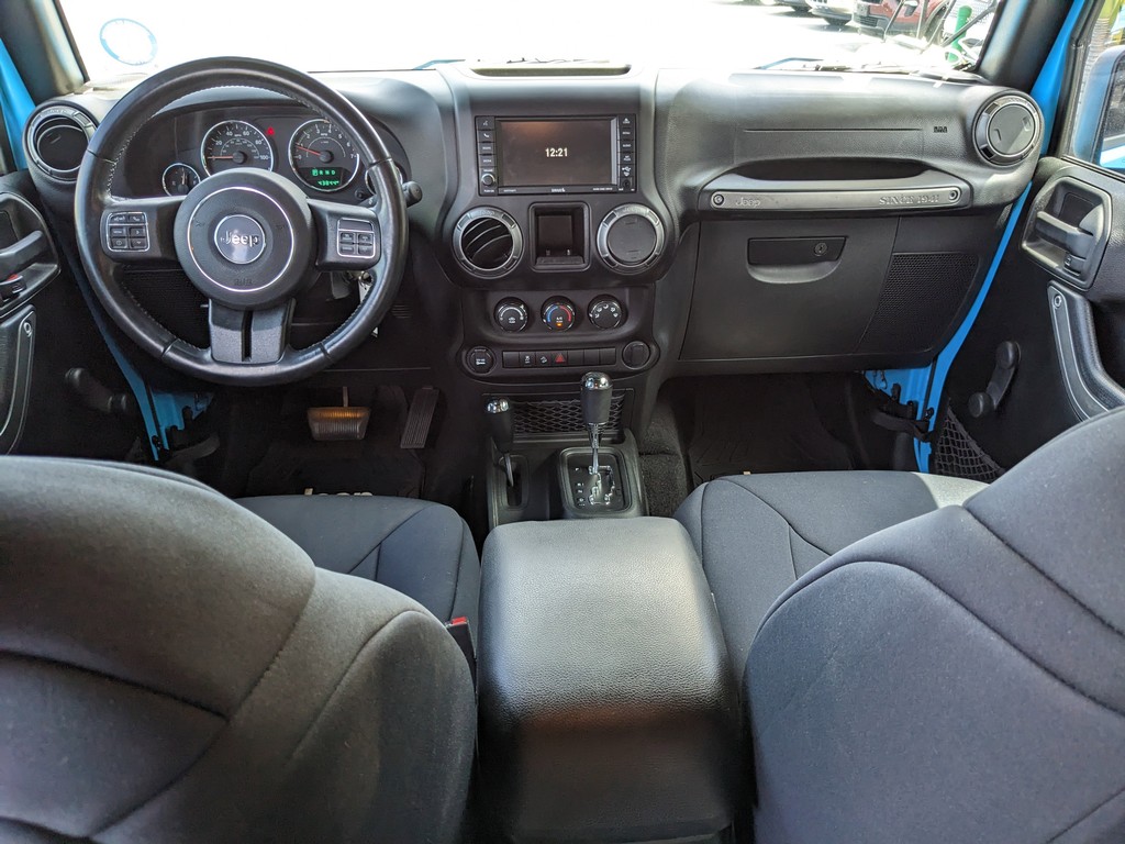 Jeep Wrangler Unlimited Vehicle Full-screen Gallery Image 10