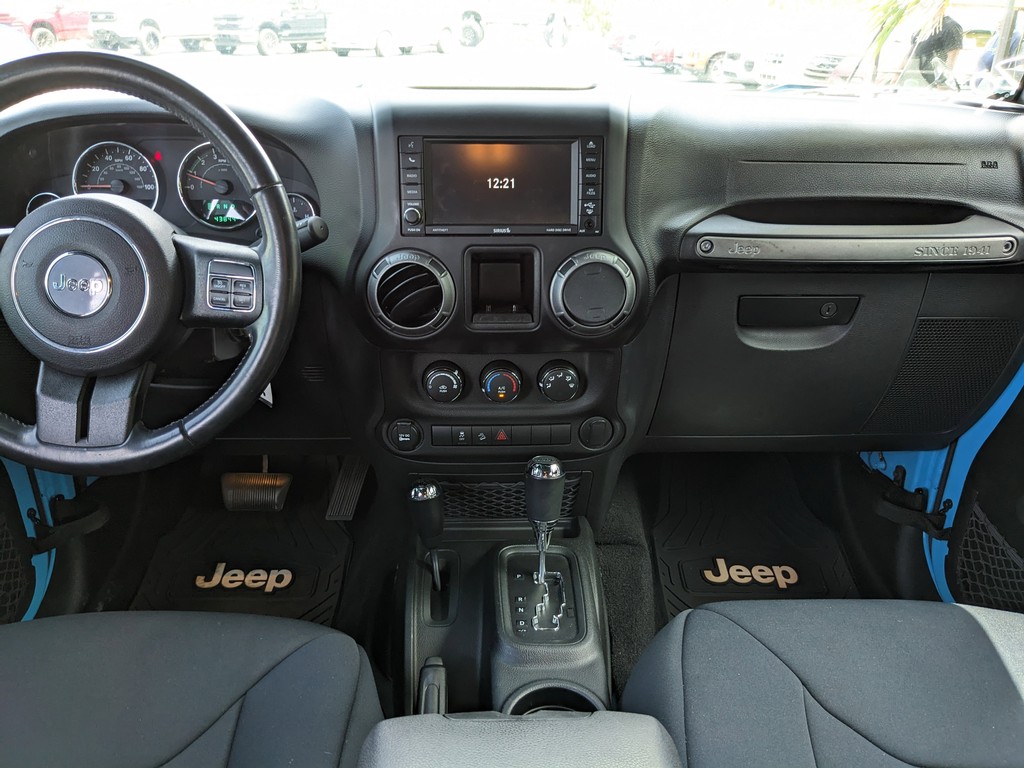 Jeep Wrangler Unlimited Vehicle Full-screen Gallery Image 12