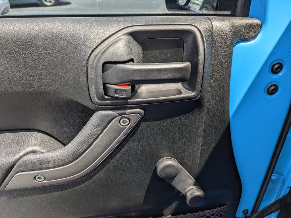 Jeep Wrangler Unlimited Vehicle Full-screen Gallery Image 16