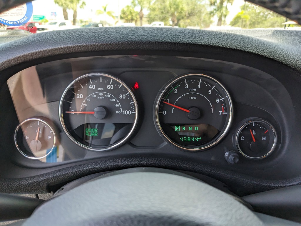 Jeep Wrangler Unlimited Vehicle Full-screen Gallery Image 30