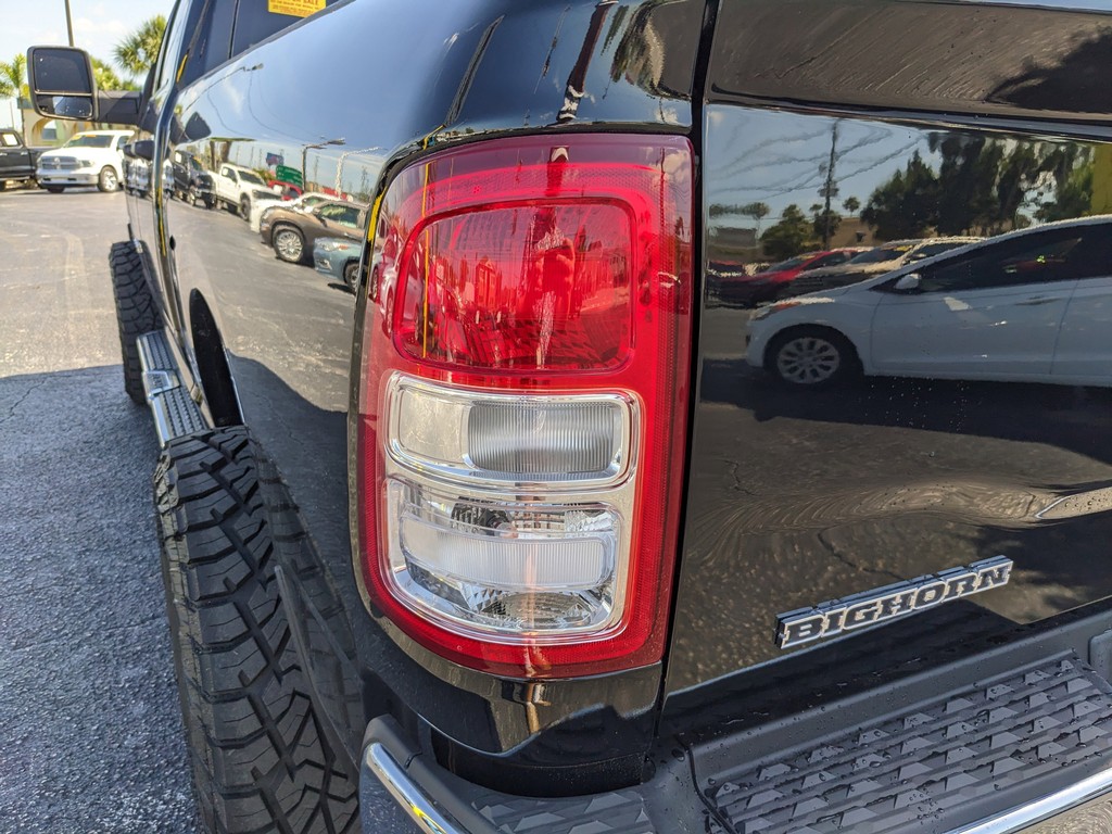 Ram 2500 Vehicle Full-screen Gallery Image 08