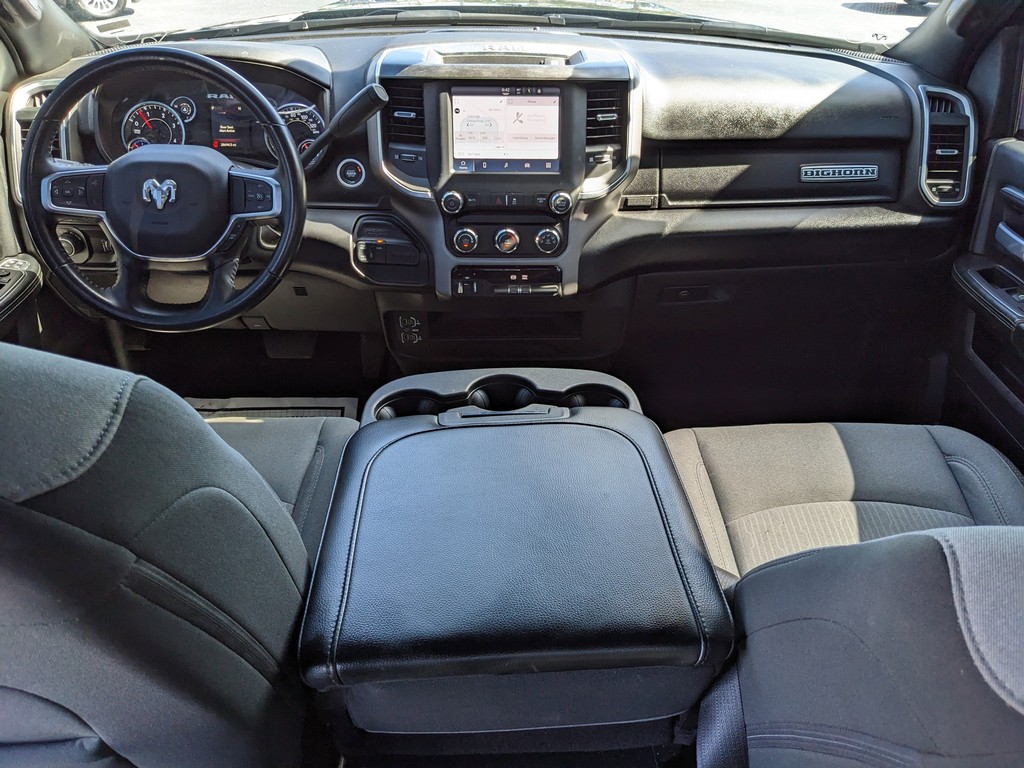 Ram 2500 Vehicle Full-screen Gallery Image 10