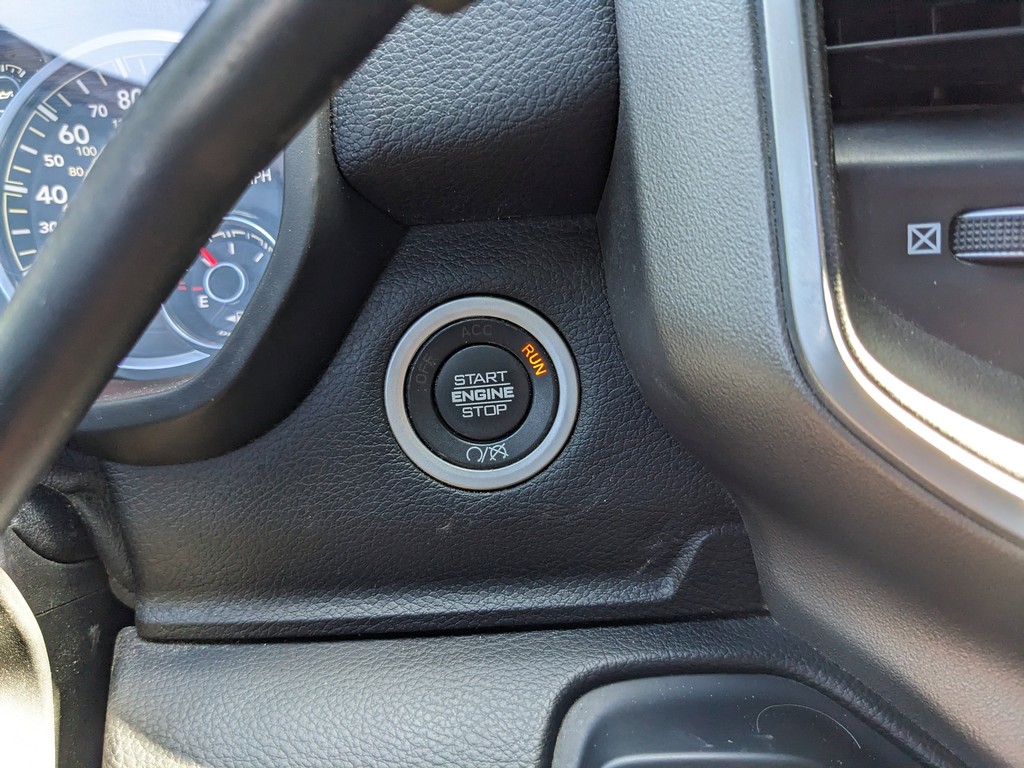 Ram 2500 Vehicle Full-screen Gallery Image 21