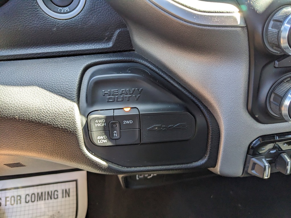 Ram 2500 Vehicle Full-screen Gallery Image 22