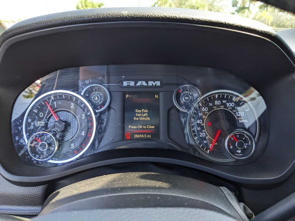 Ram 2500 Vehicle Full-screen Gallery Image 28