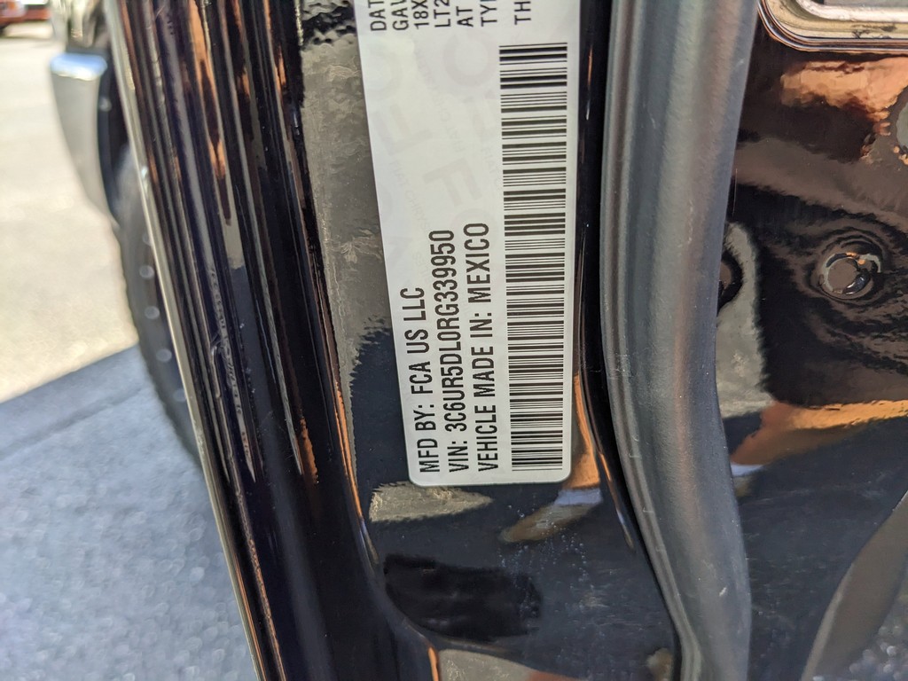 Ram 2500 Vehicle Full-screen Gallery Image 30