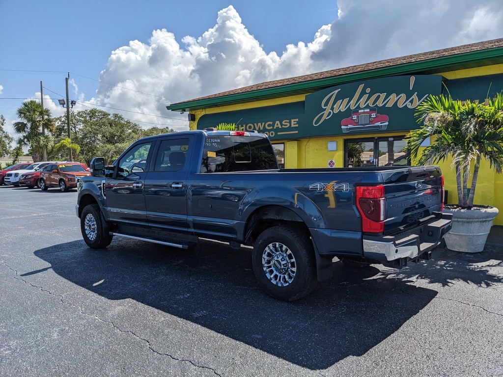 Ford Super Duty F-250 SRW Vehicle Full-screen Gallery Image 03