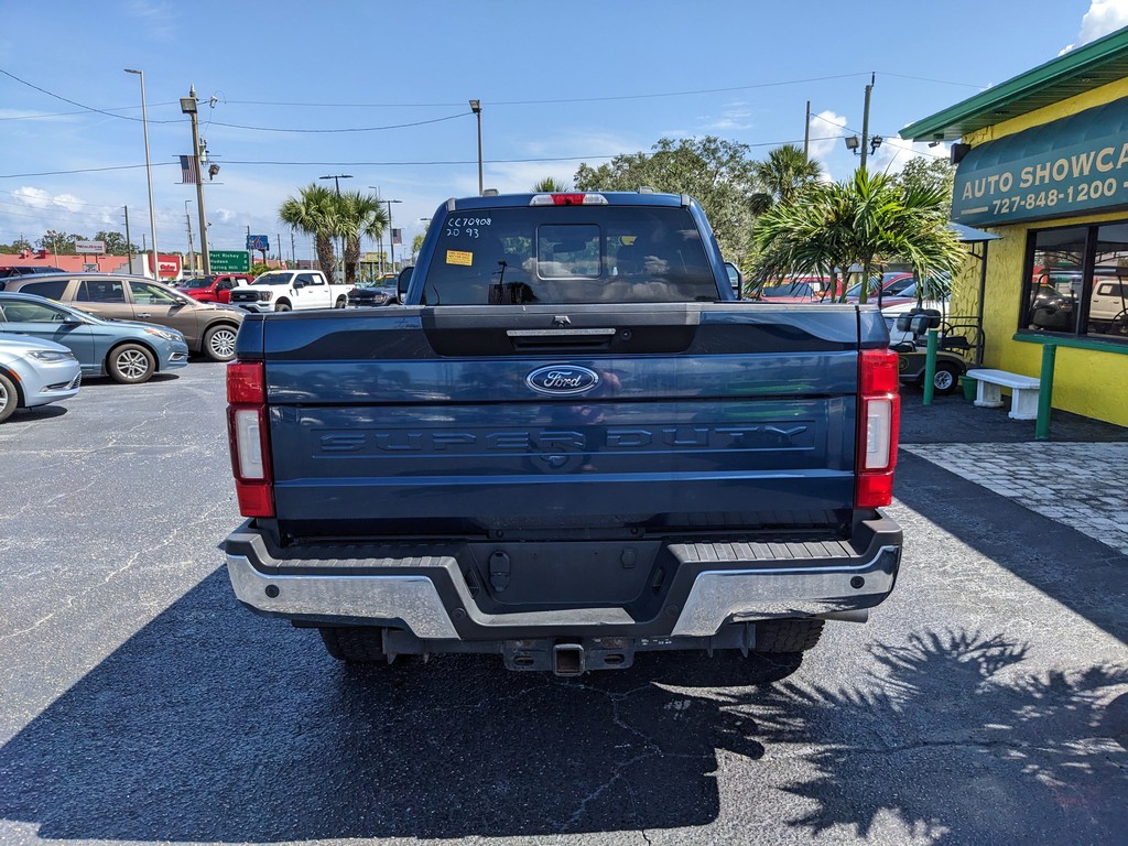 Ford Super Duty F-250 SRW Vehicle Full-screen Gallery Image 04