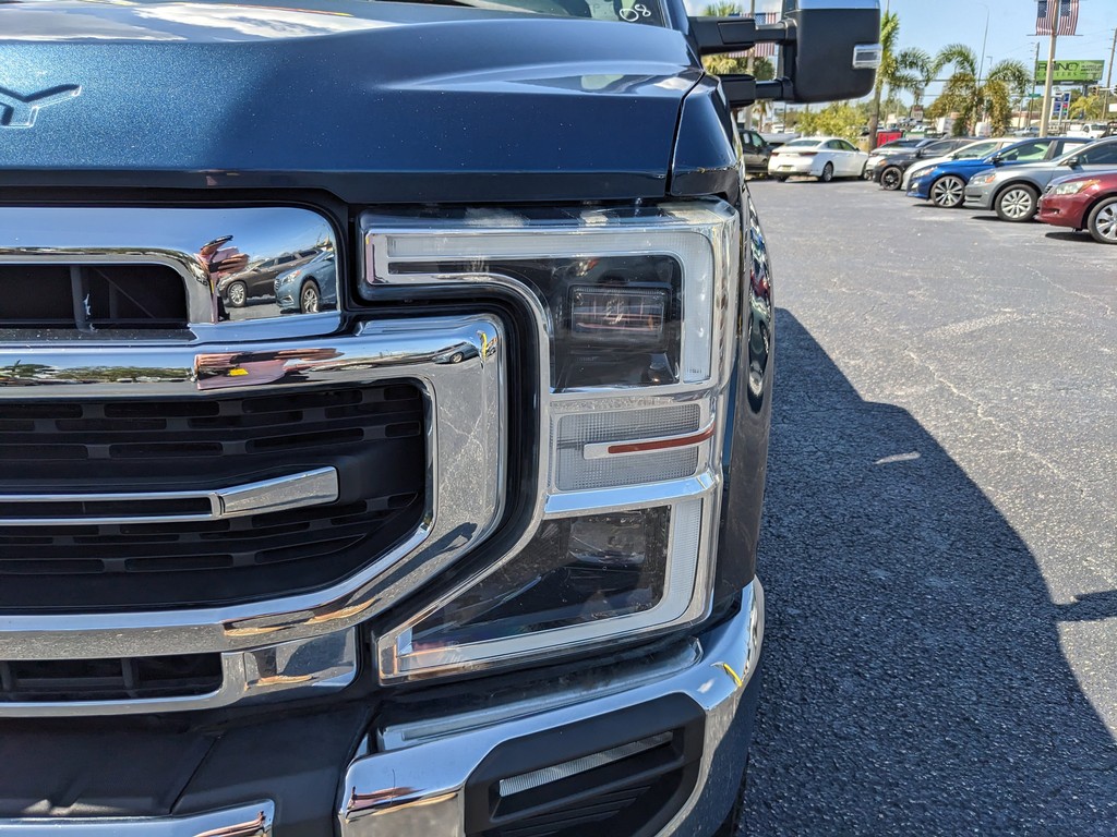 Ford Super Duty F-250 SRW Vehicle Full-screen Gallery Image 06