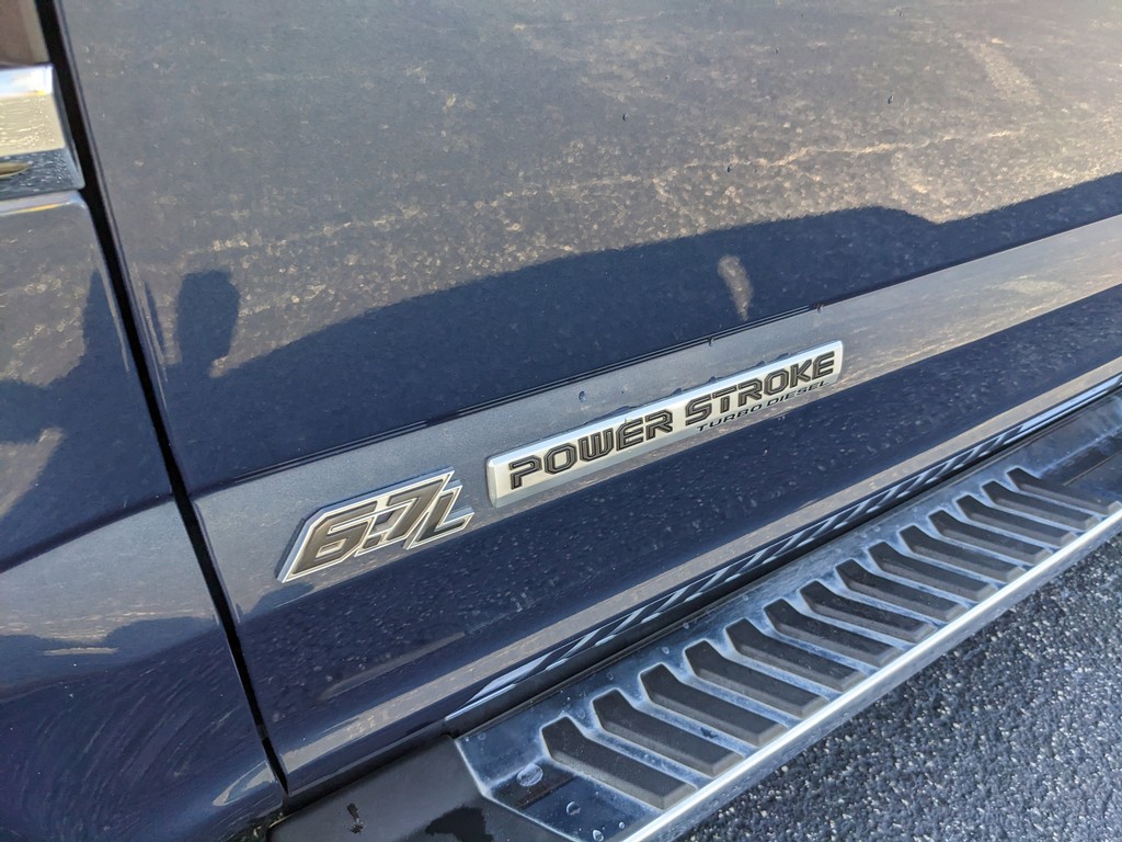 Ford Super Duty F-250 SRW Vehicle Full-screen Gallery Image 07