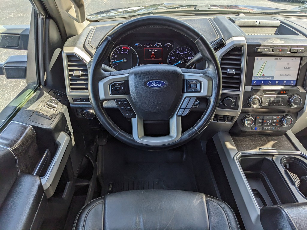 Ford Super Duty F-250 SRW Vehicle Full-screen Gallery Image 11