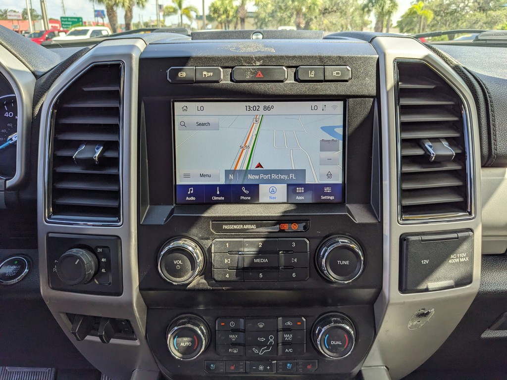 Ford Super Duty F-250 SRW Vehicle Full-screen Gallery Image 20