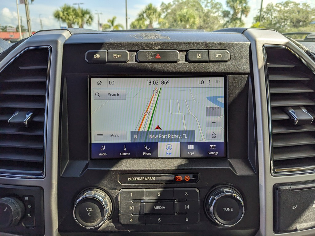 Ford Super Duty F-250 SRW Vehicle Full-screen Gallery Image 21