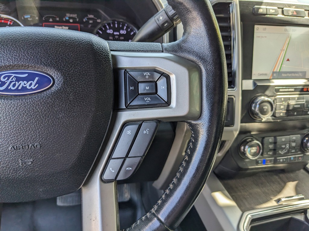 Ford Super Duty F-250 SRW Vehicle Full-screen Gallery Image 30