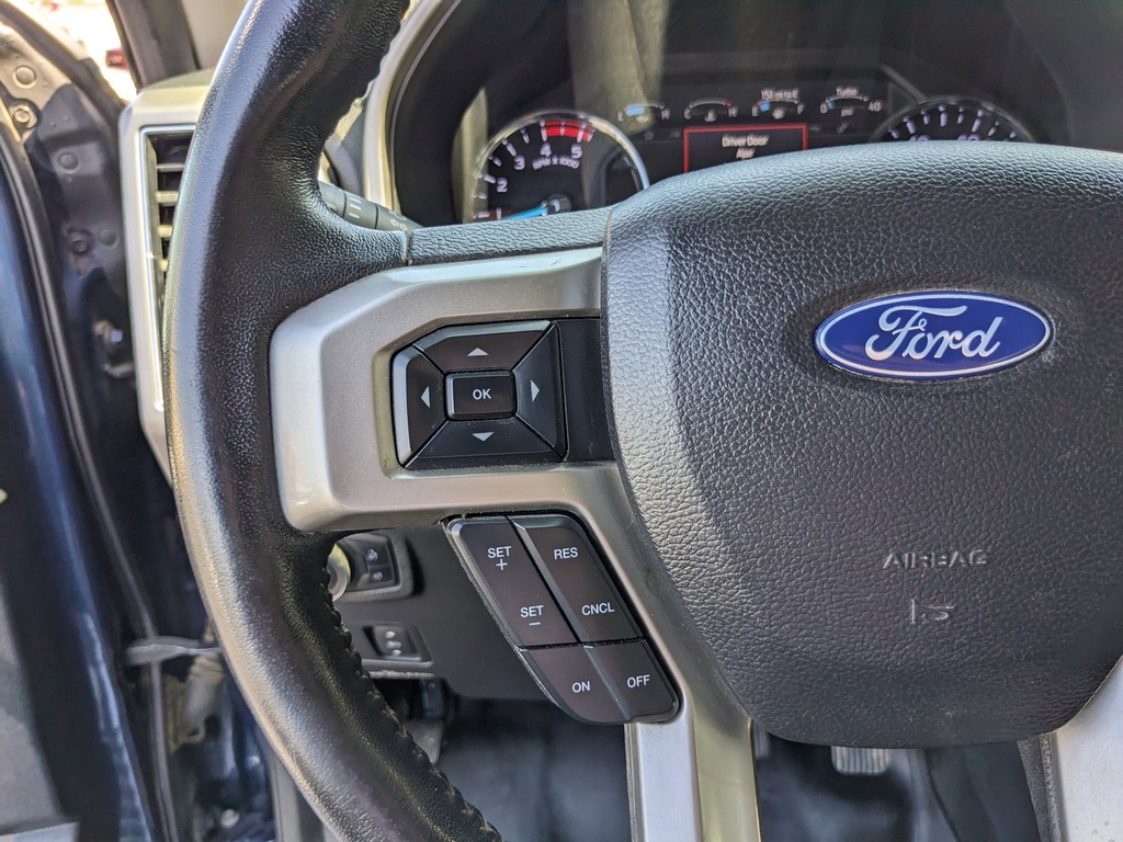 Ford Super Duty F-250 SRW Vehicle Full-screen Gallery Image 31