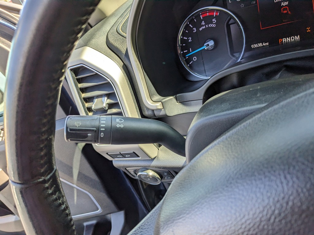 Ford Super Duty F-250 SRW Vehicle Full-screen Gallery Image 32