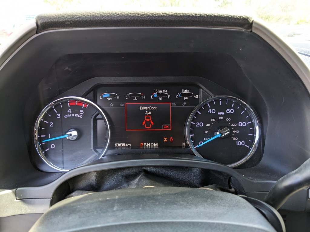 Ford Super Duty F-250 SRW Vehicle Full-screen Gallery Image 34