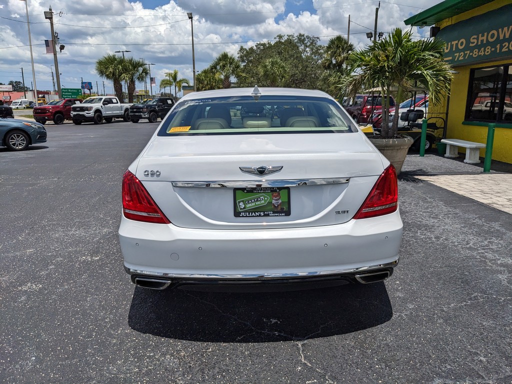 Genesis G90 Vehicle Full-screen Gallery Image 04