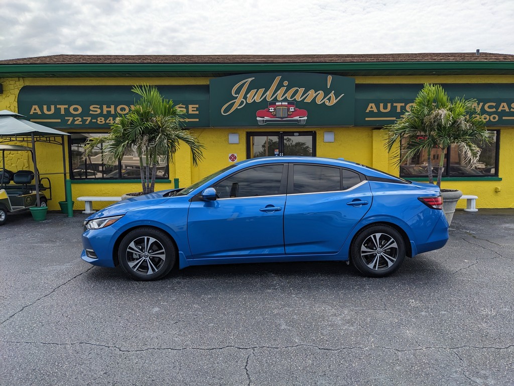 Nissan Sentra Vehicle Full-screen Gallery Image 02