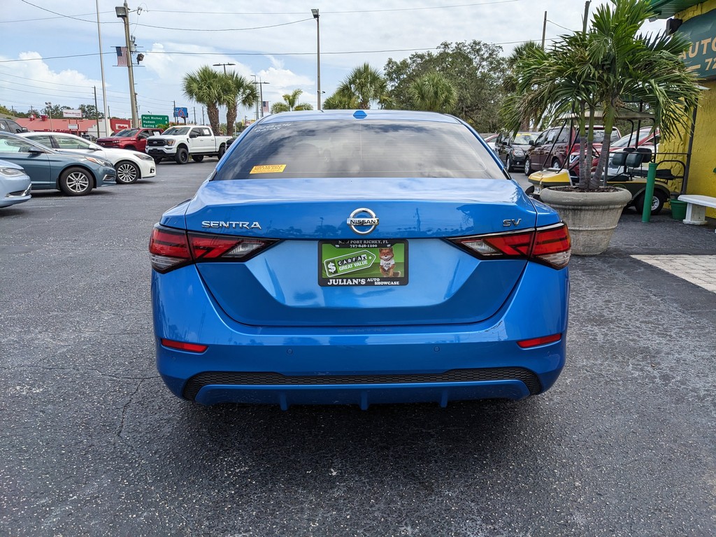 Nissan Sentra Vehicle Full-screen Gallery Image 04