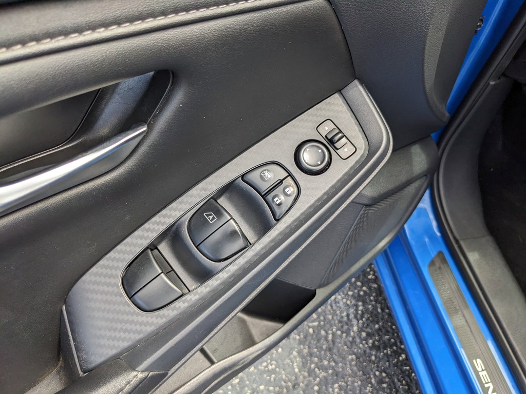 Nissan Sentra Vehicle Full-screen Gallery Image 16