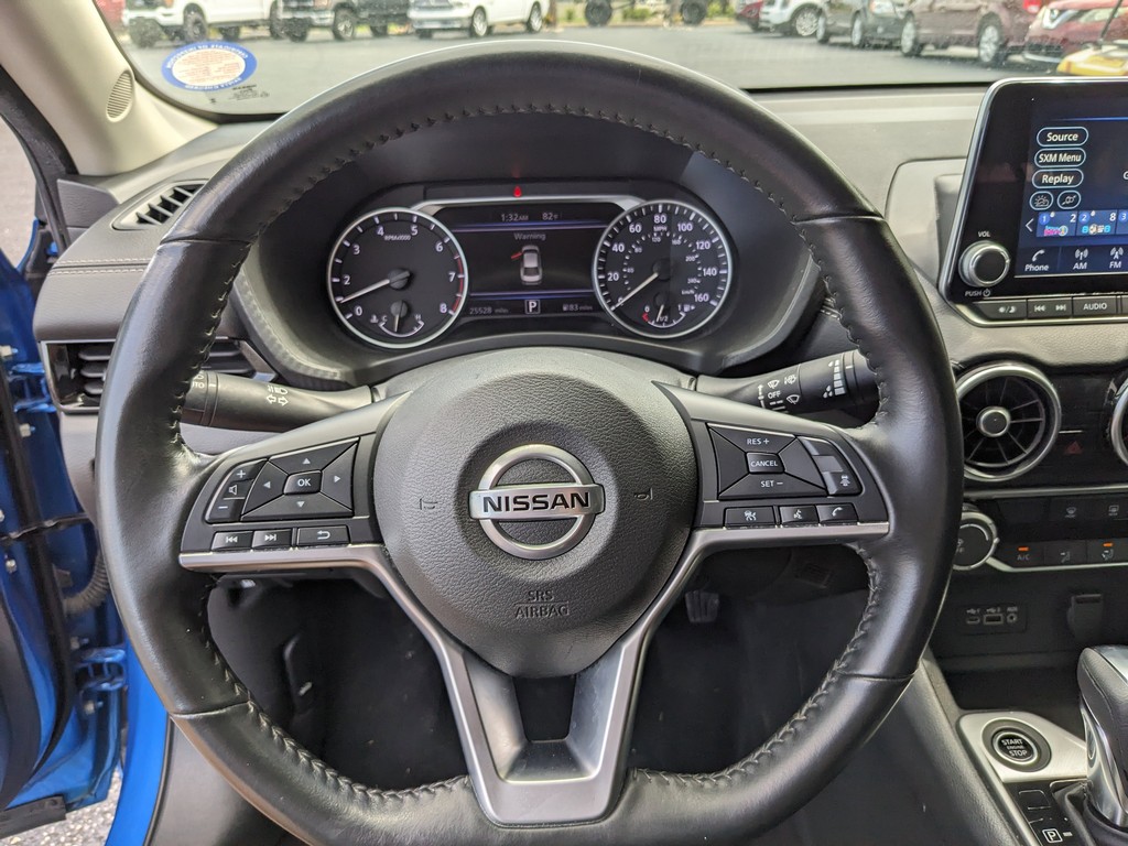 Nissan Sentra Vehicle Full-screen Gallery Image 25