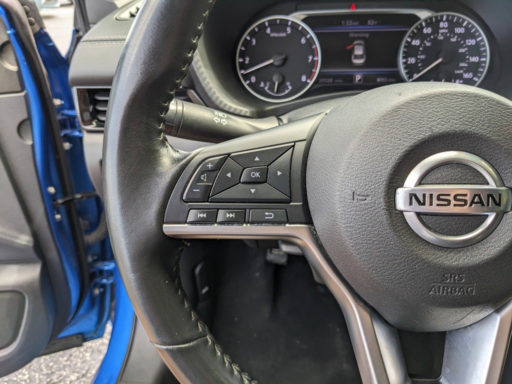 Nissan Sentra Vehicle Full-screen Gallery Image 26