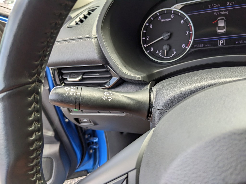 Nissan Sentra Vehicle Full-screen Gallery Image 28