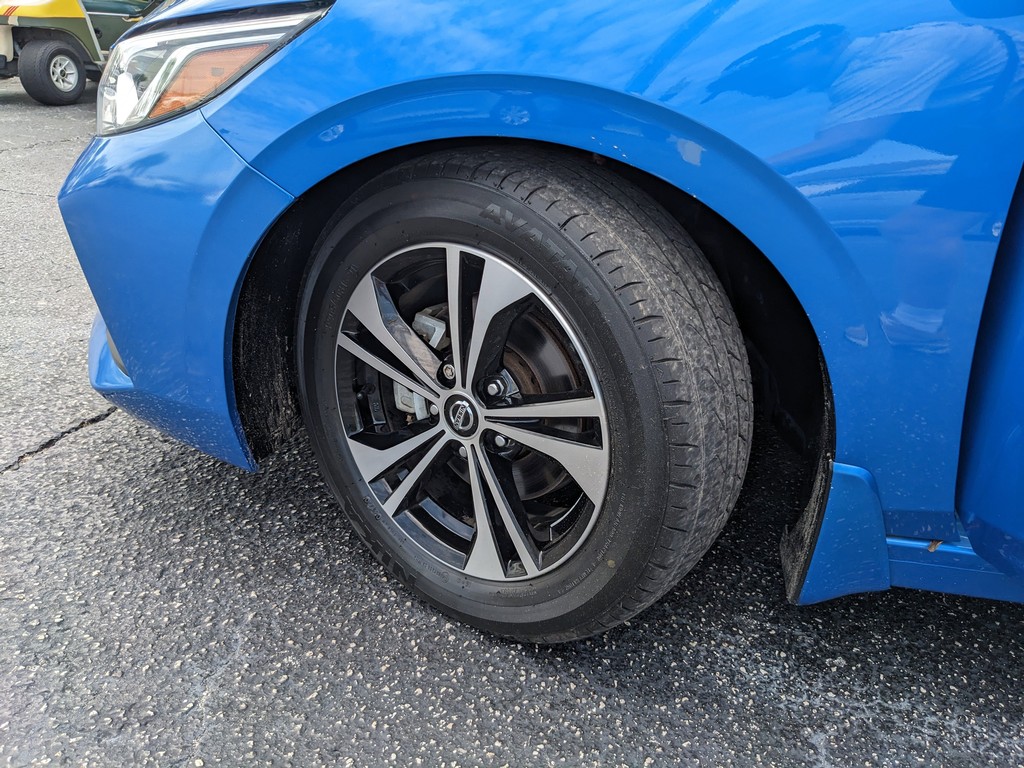 Nissan Sentra Vehicle Full-screen Gallery Image 31