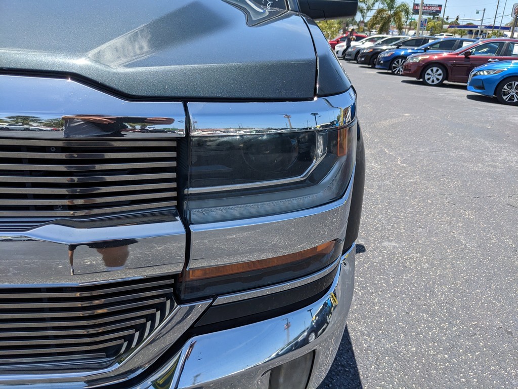 Chevrolet Silverado 1500 Vehicle Full-screen Gallery Image 06