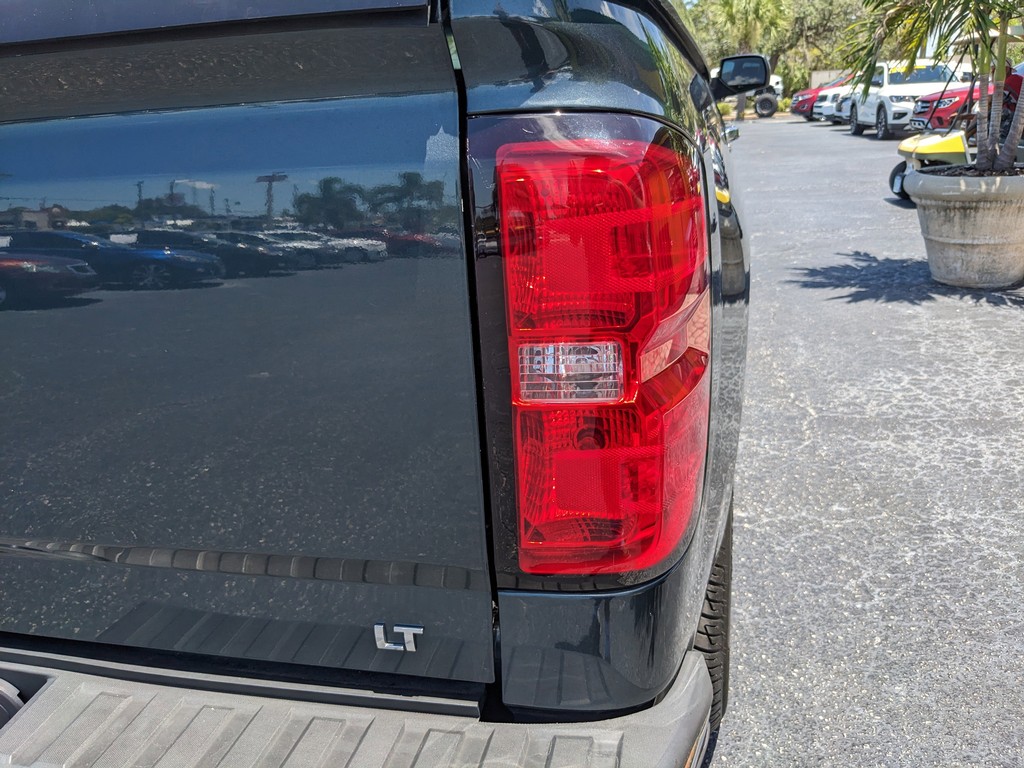 Chevrolet Silverado 1500 Vehicle Full-screen Gallery Image 07