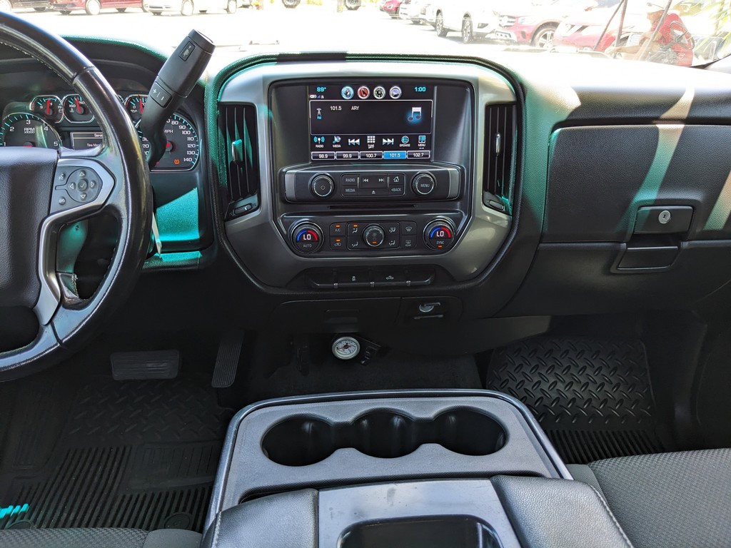 Chevrolet Silverado 1500 Vehicle Full-screen Gallery Image 11
