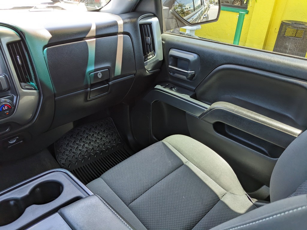 Chevrolet Silverado 1500 Vehicle Full-screen Gallery Image 12