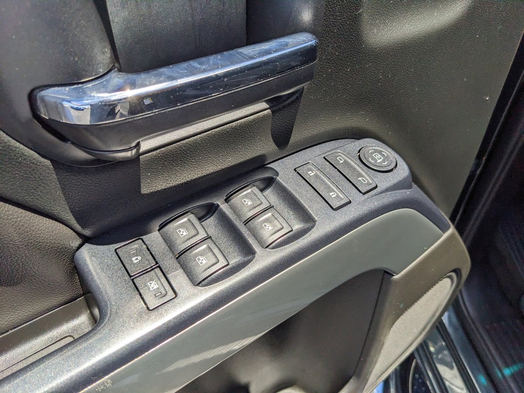 Chevrolet Silverado 1500 Vehicle Full-screen Gallery Image 14