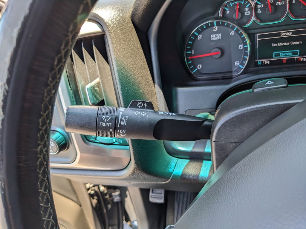 Chevrolet Silverado 1500 Vehicle Full-screen Gallery Image 25