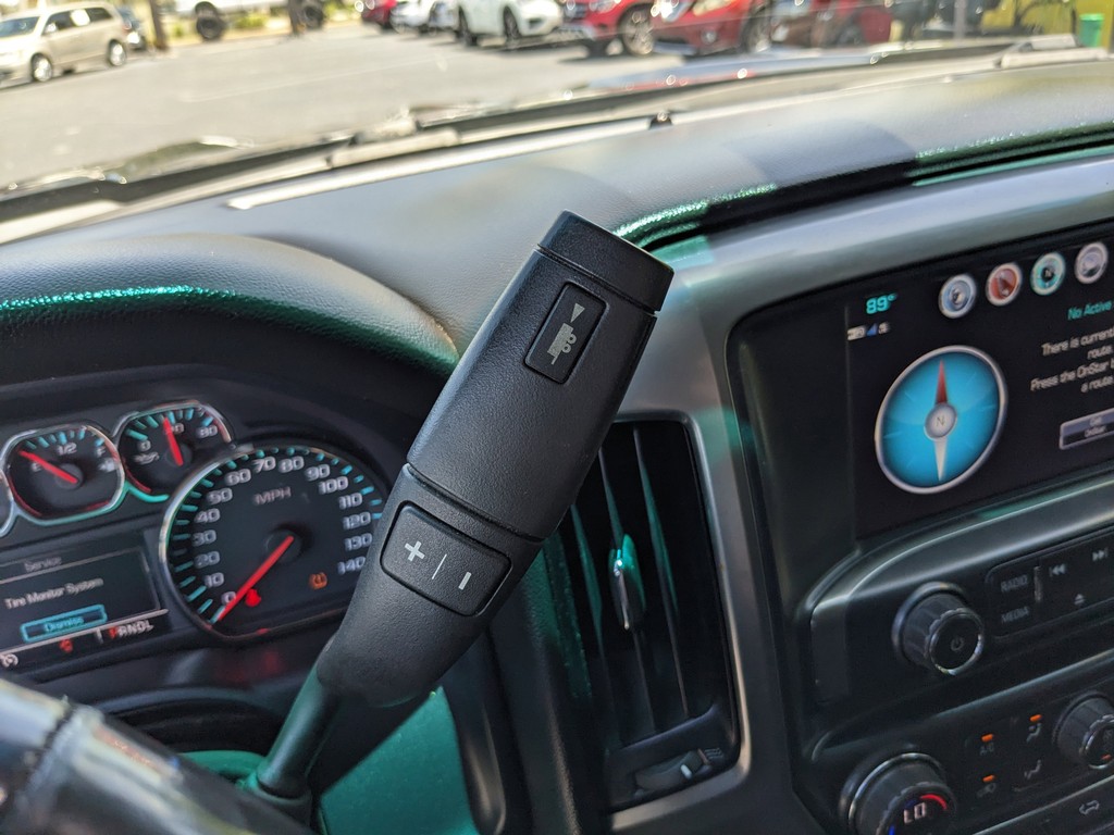 Chevrolet Silverado 1500 Vehicle Full-screen Gallery Image 26