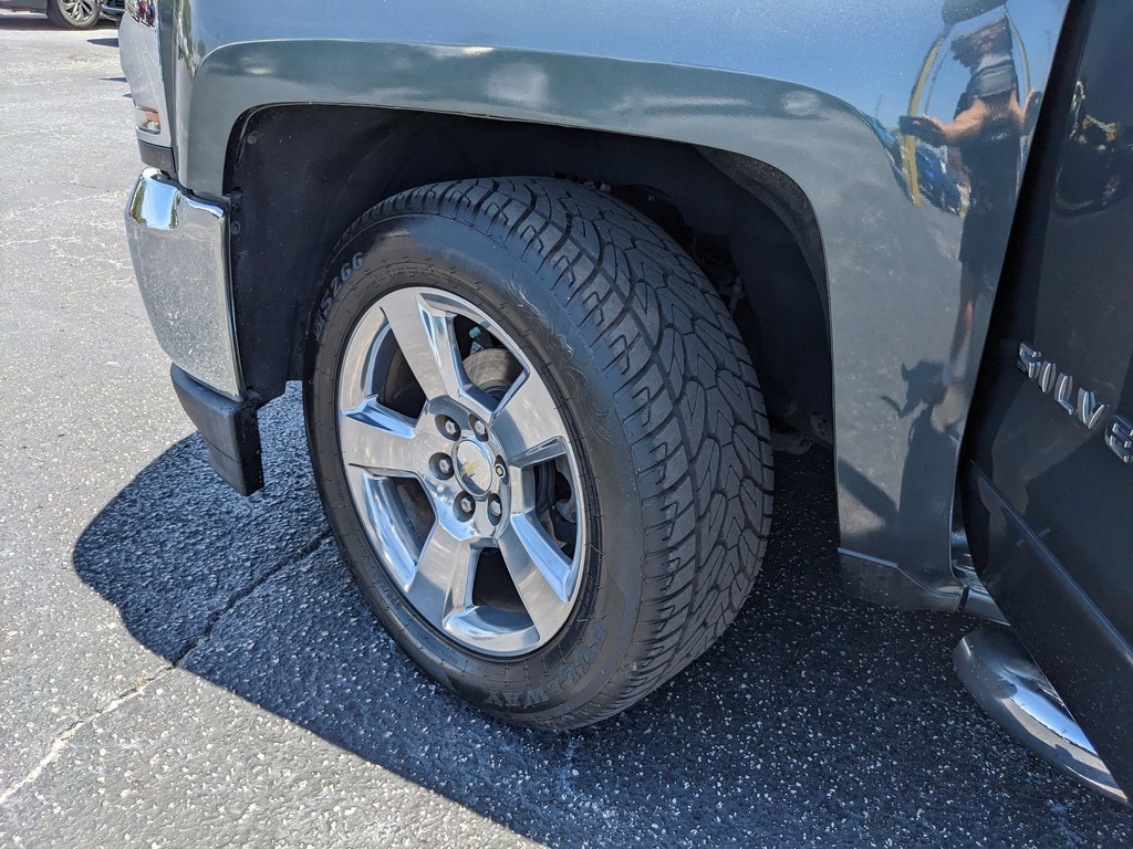 Chevrolet Silverado 1500 Vehicle Full-screen Gallery Image 28