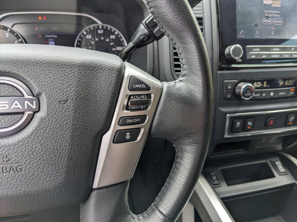 Nissan Titan Vehicle Full-screen Gallery Image 26