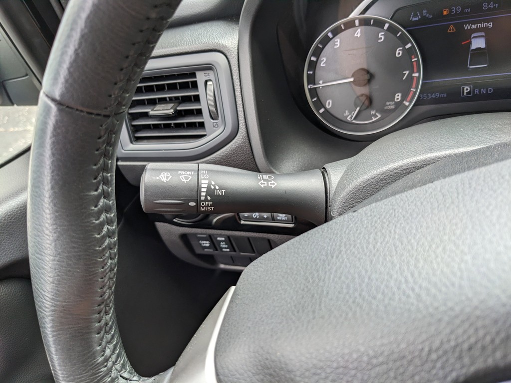 Nissan Titan Vehicle Full-screen Gallery Image 27