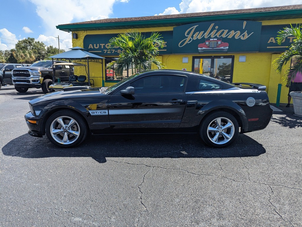 2009 Ford Mustang GT photo 3