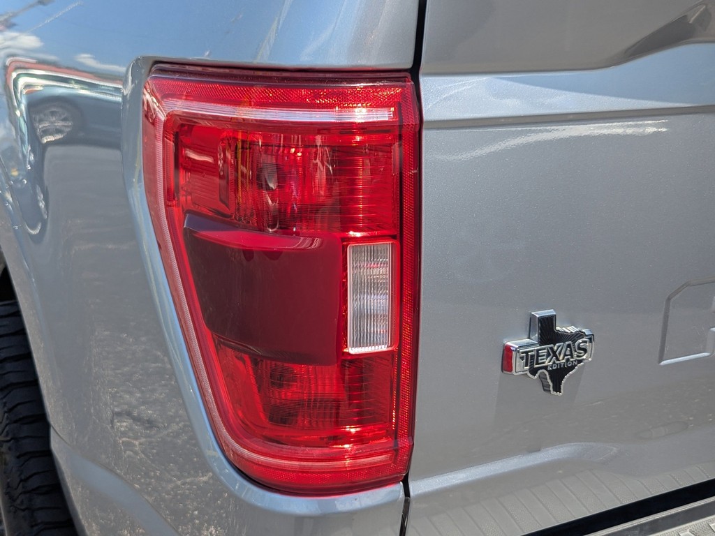 Ford F-150 Vehicle Full-screen Gallery Image 07