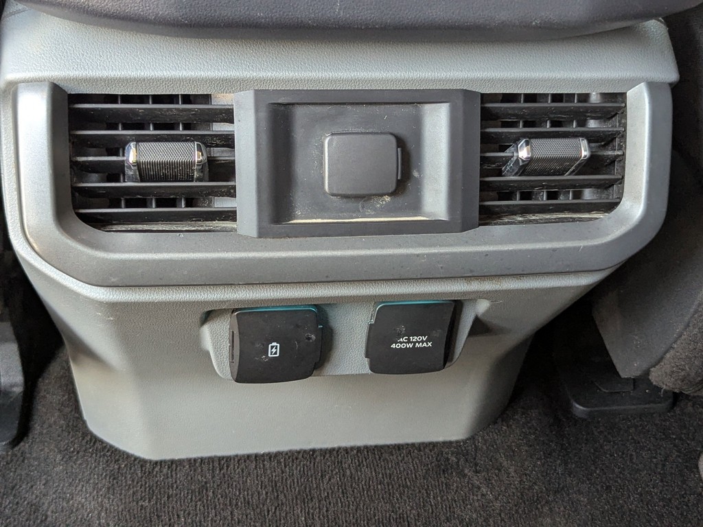 Ford F-150 Vehicle Full-screen Gallery Image 14