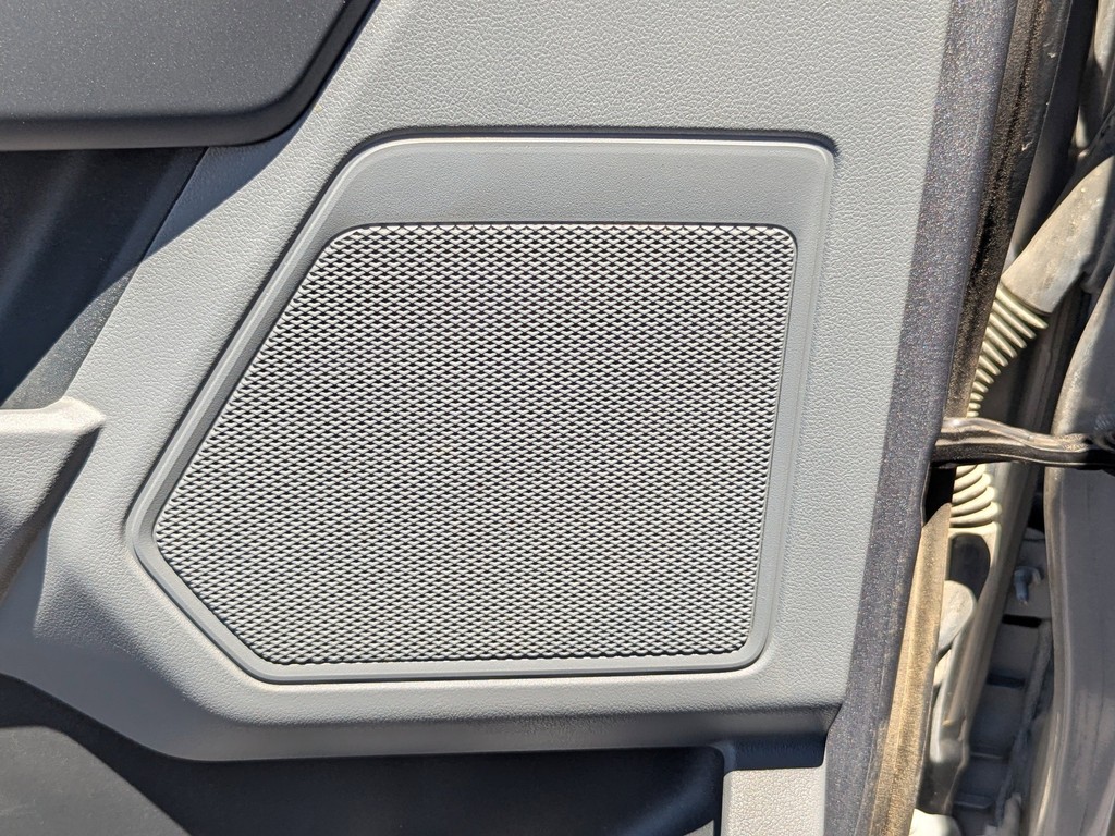 Ford F-150 Vehicle Full-screen Gallery Image 17