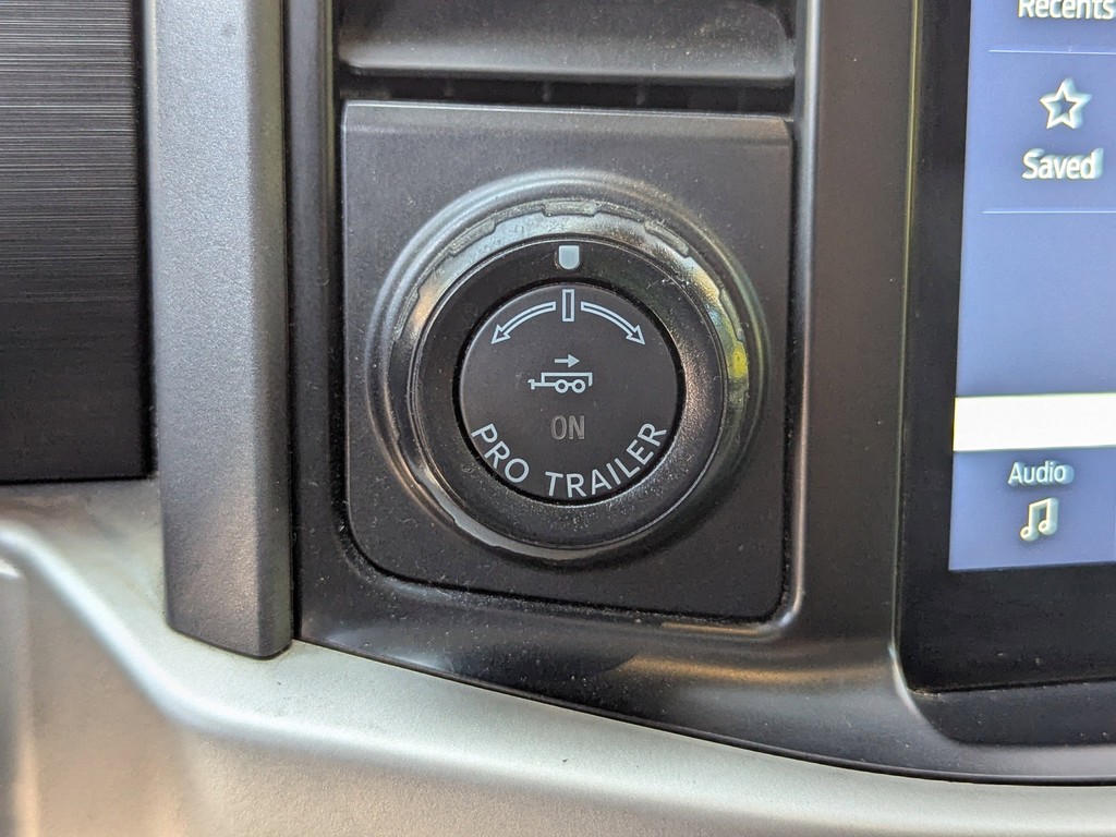 Ford F-150 Vehicle Full-screen Gallery Image 24