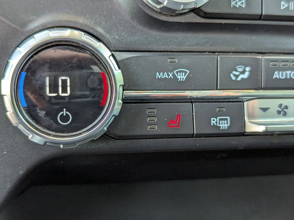 Ford F-150 Vehicle Full-screen Gallery Image 26