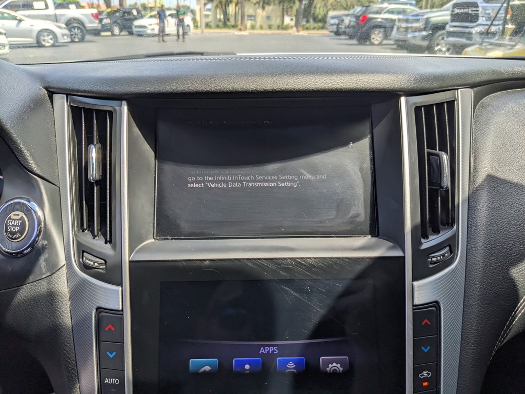 INFINITI Q50 Vehicle Full-screen Gallery Image 18