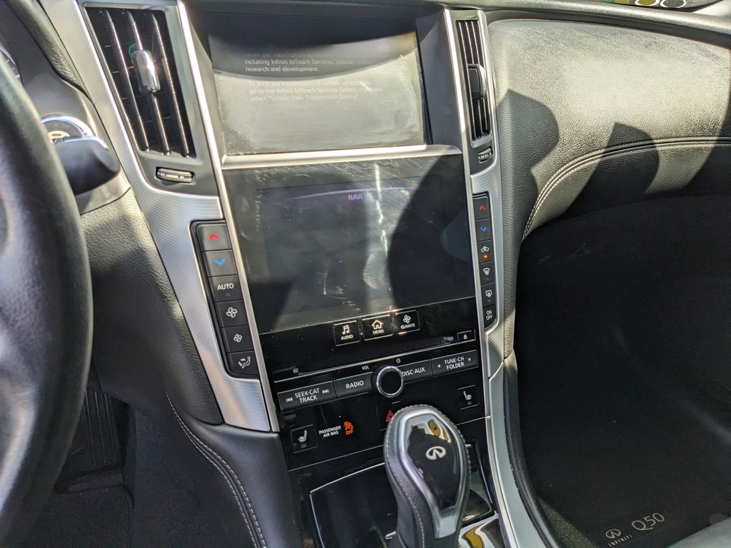 INFINITI Q50 Vehicle Full-screen Gallery Image 20