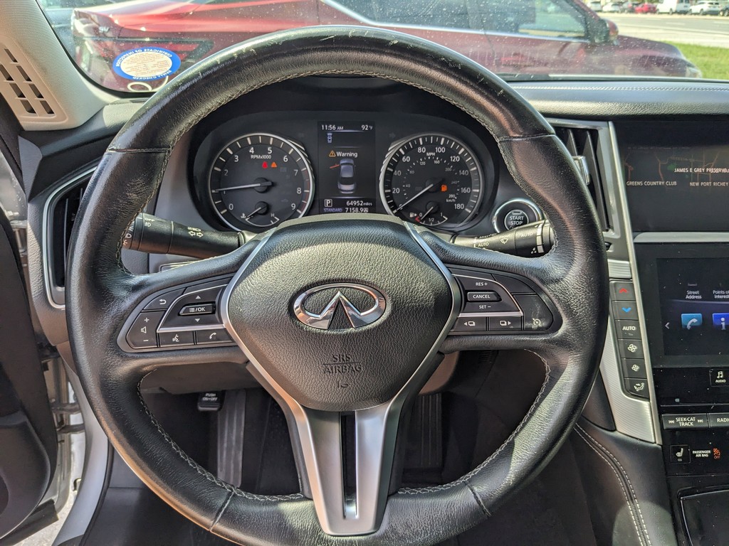 INFINITI Q50 Vehicle Full-screen Gallery Image 23