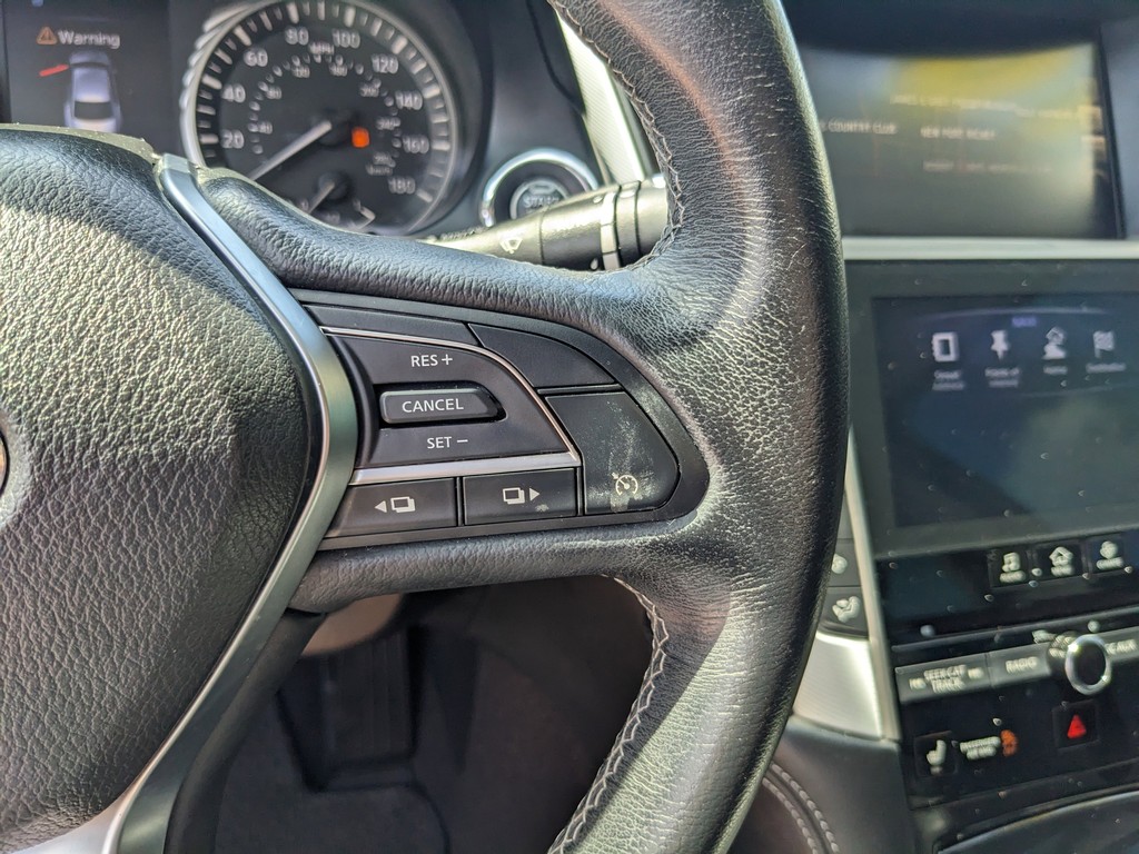 INFINITI Q50 Vehicle Full-screen Gallery Image 25