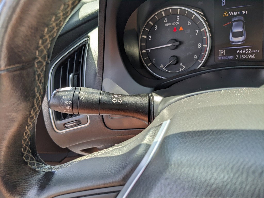 INFINITI Q50 Vehicle Full-screen Gallery Image 26